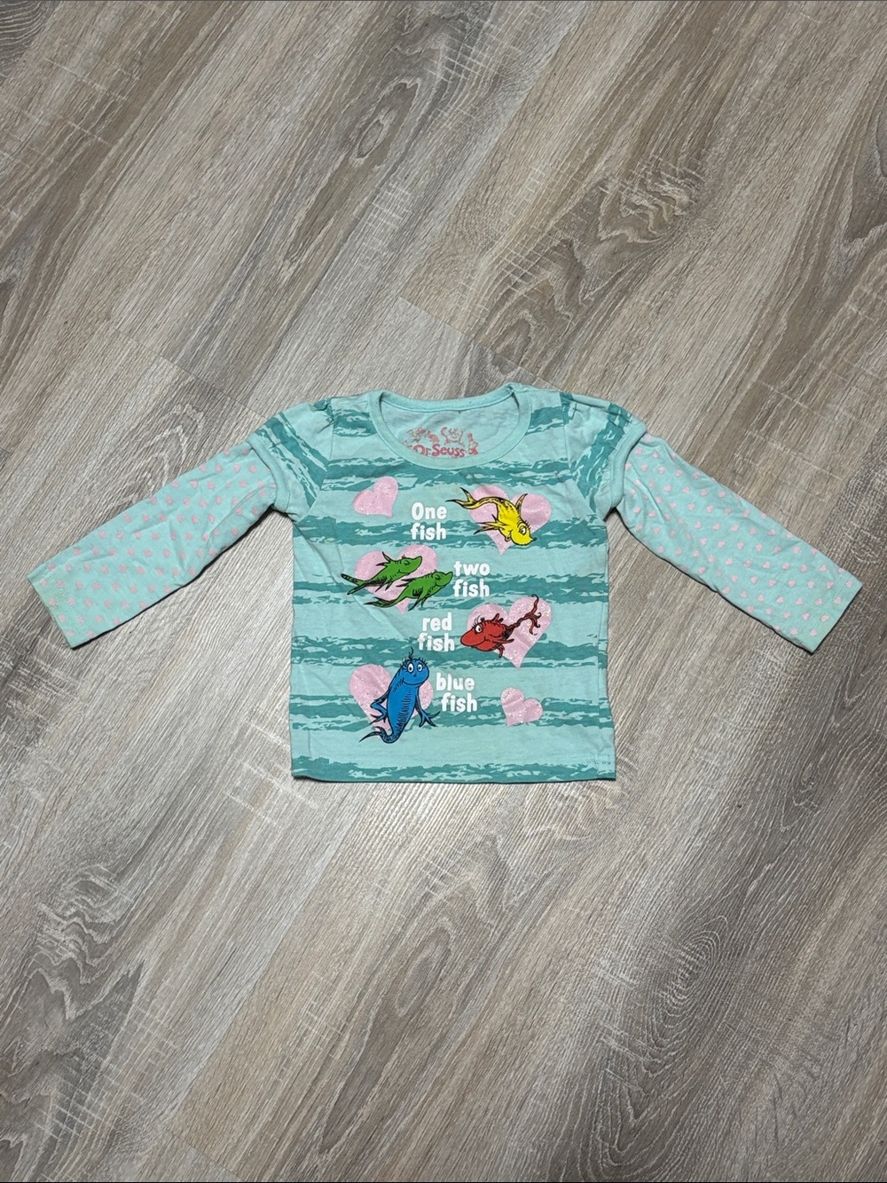 Dr. Seuss Teal One Fish Two Fish Long-Sleeve Kids Rashguard with Pink Hearts